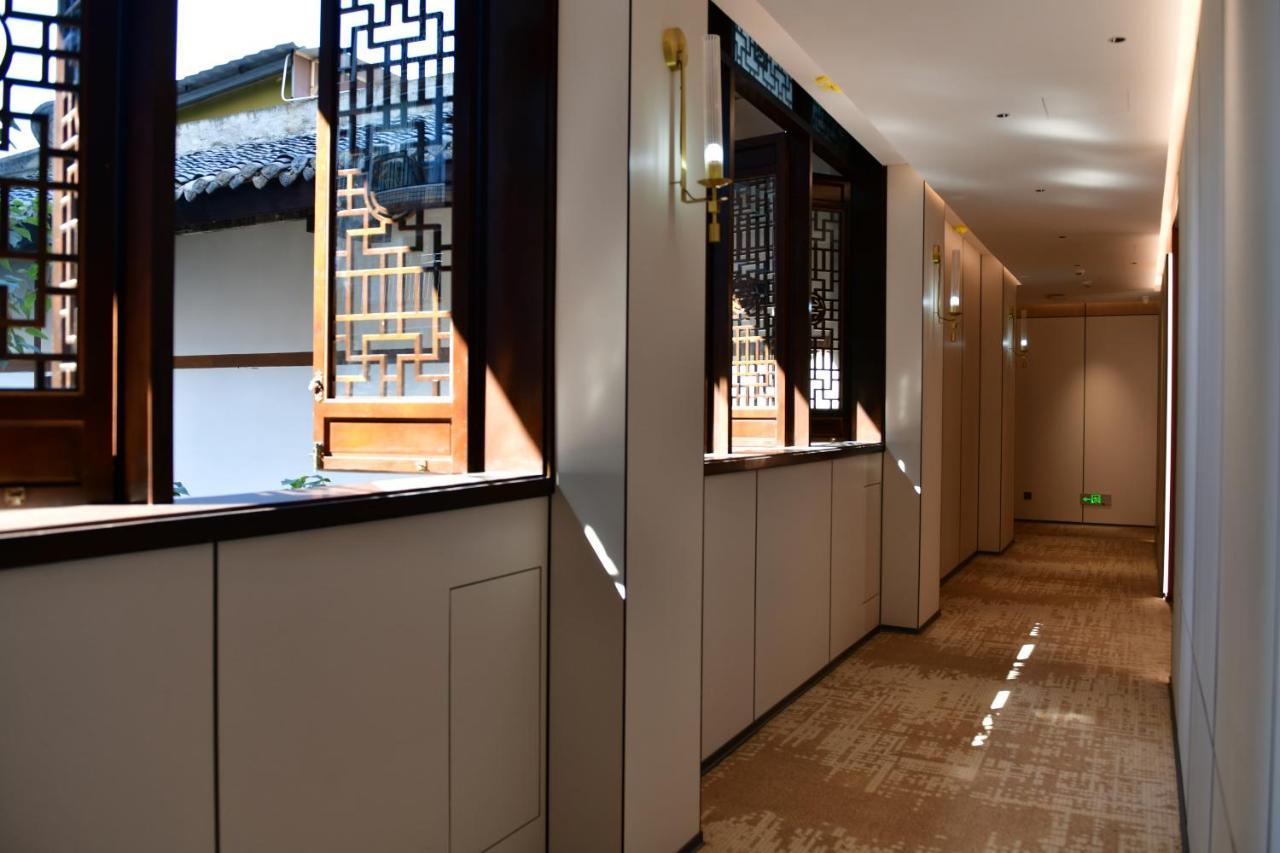 Xishu Garden Inn - Travel Agency Service - Car Rent Service - English Speaking Chengdu Exterior photo