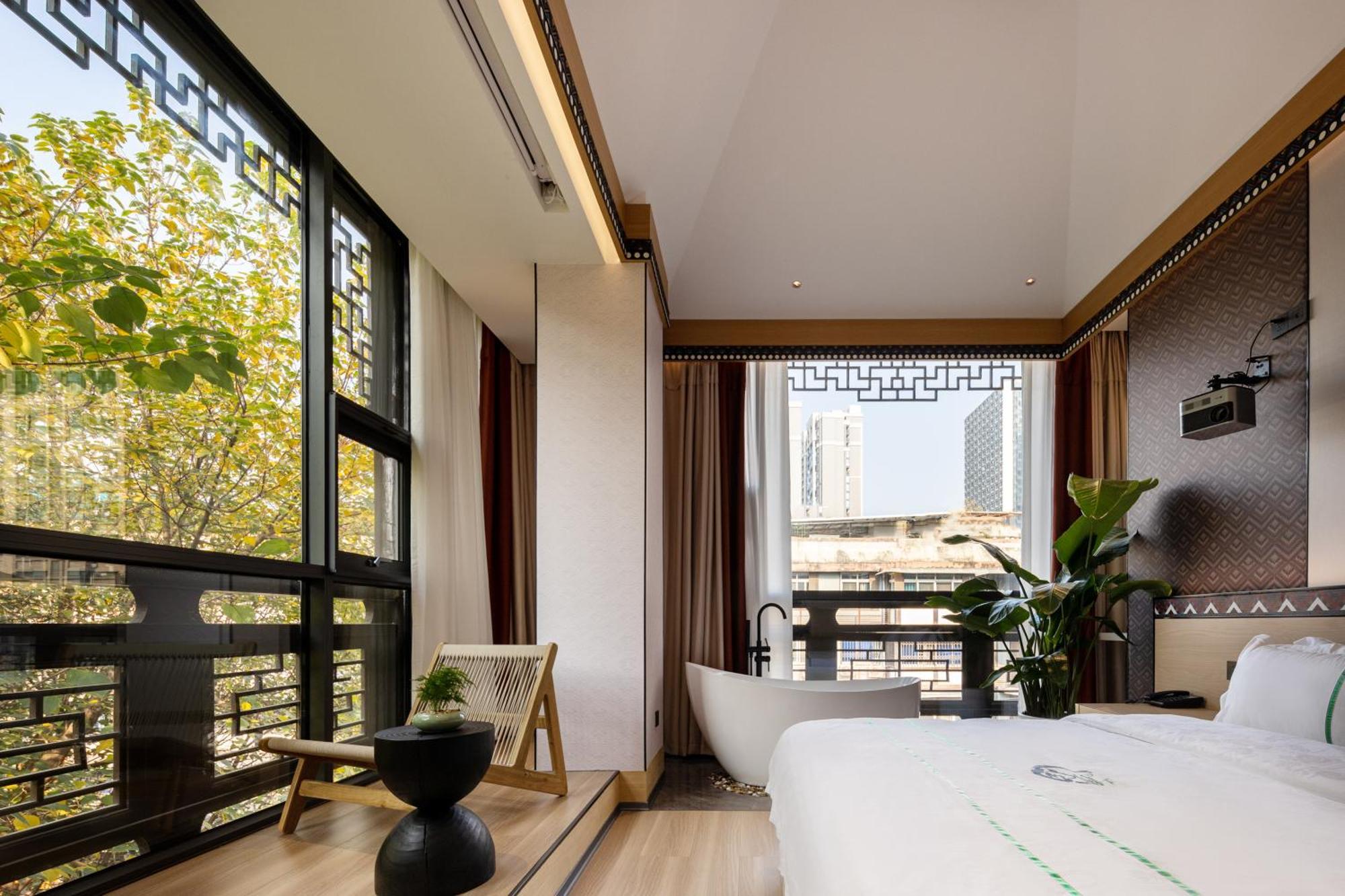 Xishu Garden Inn - Travel Agency Service - Car Rent Service - English Speaking Chengdu Exterior photo